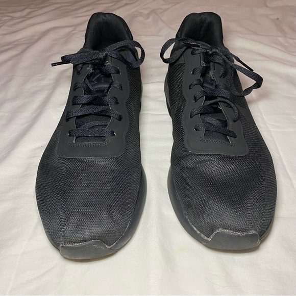 Black Nike Air Running Shoes - Picture 11 of 12
